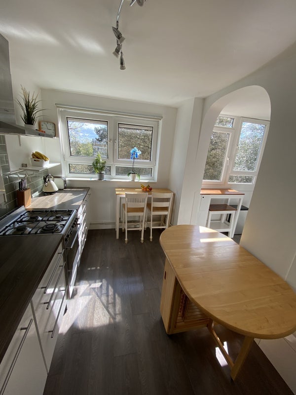 Room Tilford Gardens in Greater London