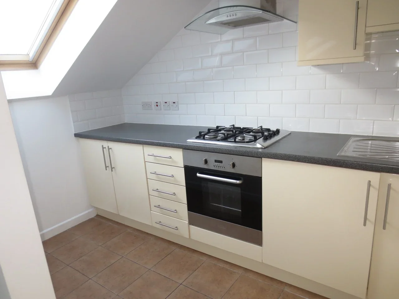 Flat Chelmer Road in Greater London