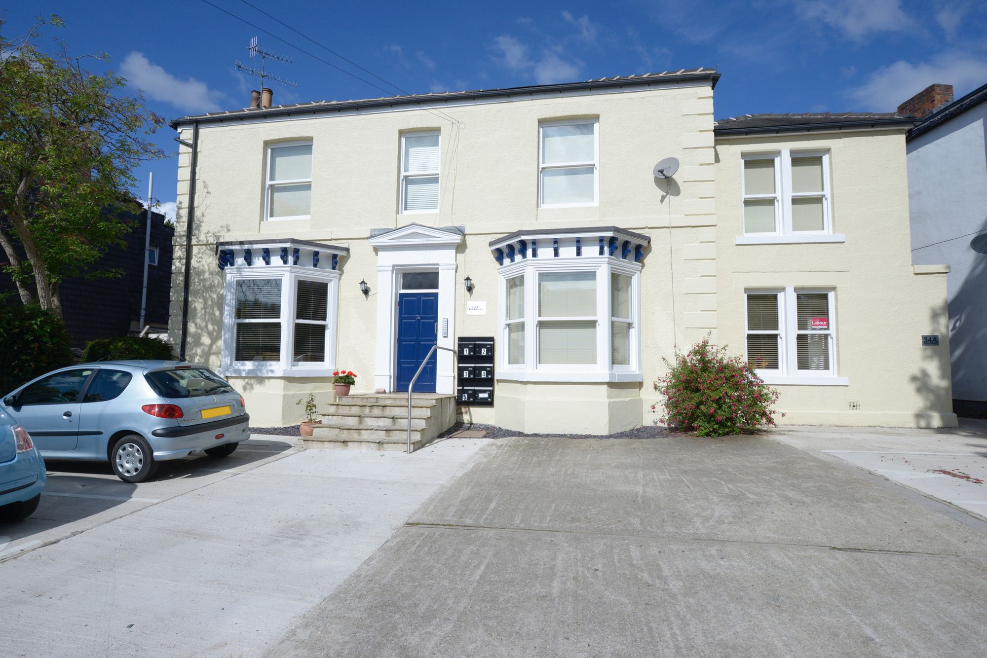 Flat Wostenholm Road in Sheffield