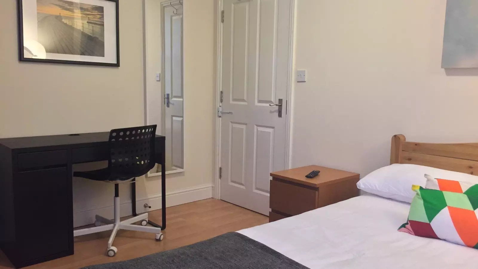 Flat Kiver Road in Greater London