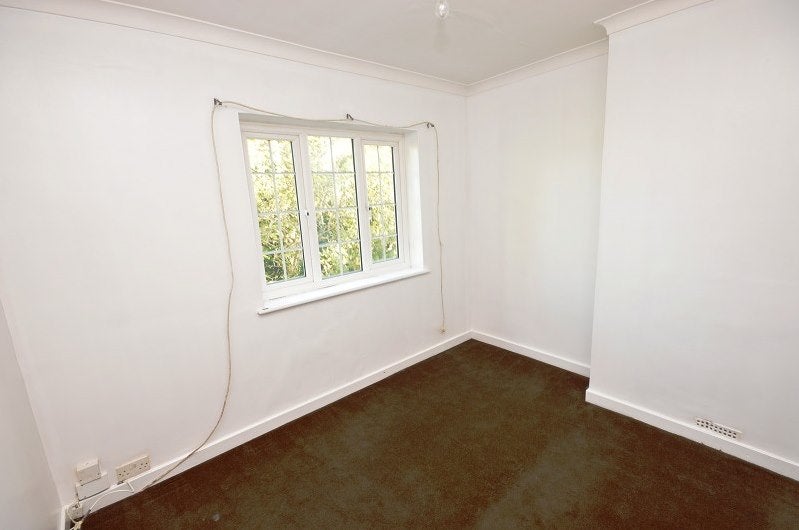 Flat Drummond Gardens in Epsom and Ewell