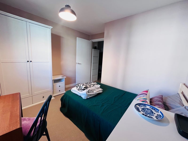 Room Chadwell Lane in Greater London