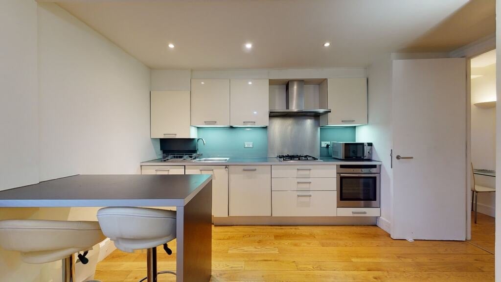 Flat Drummond Street in Greater London