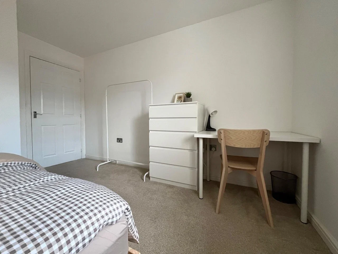 Room Farwig Lane in Greater London