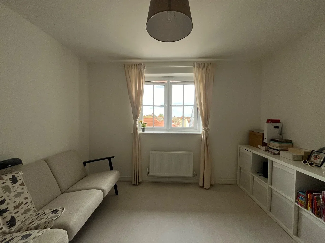 Room Farwig Lane in Greater London