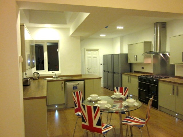 Room Raddlebarn Road in Birmingham
