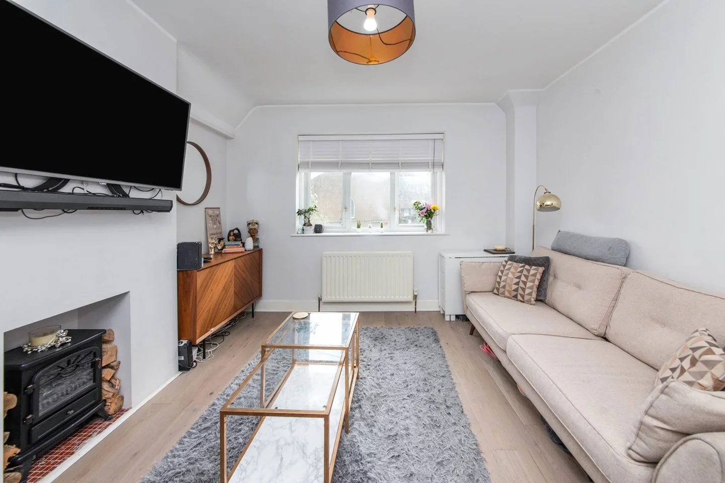 Flat Monmouth Road in Watford