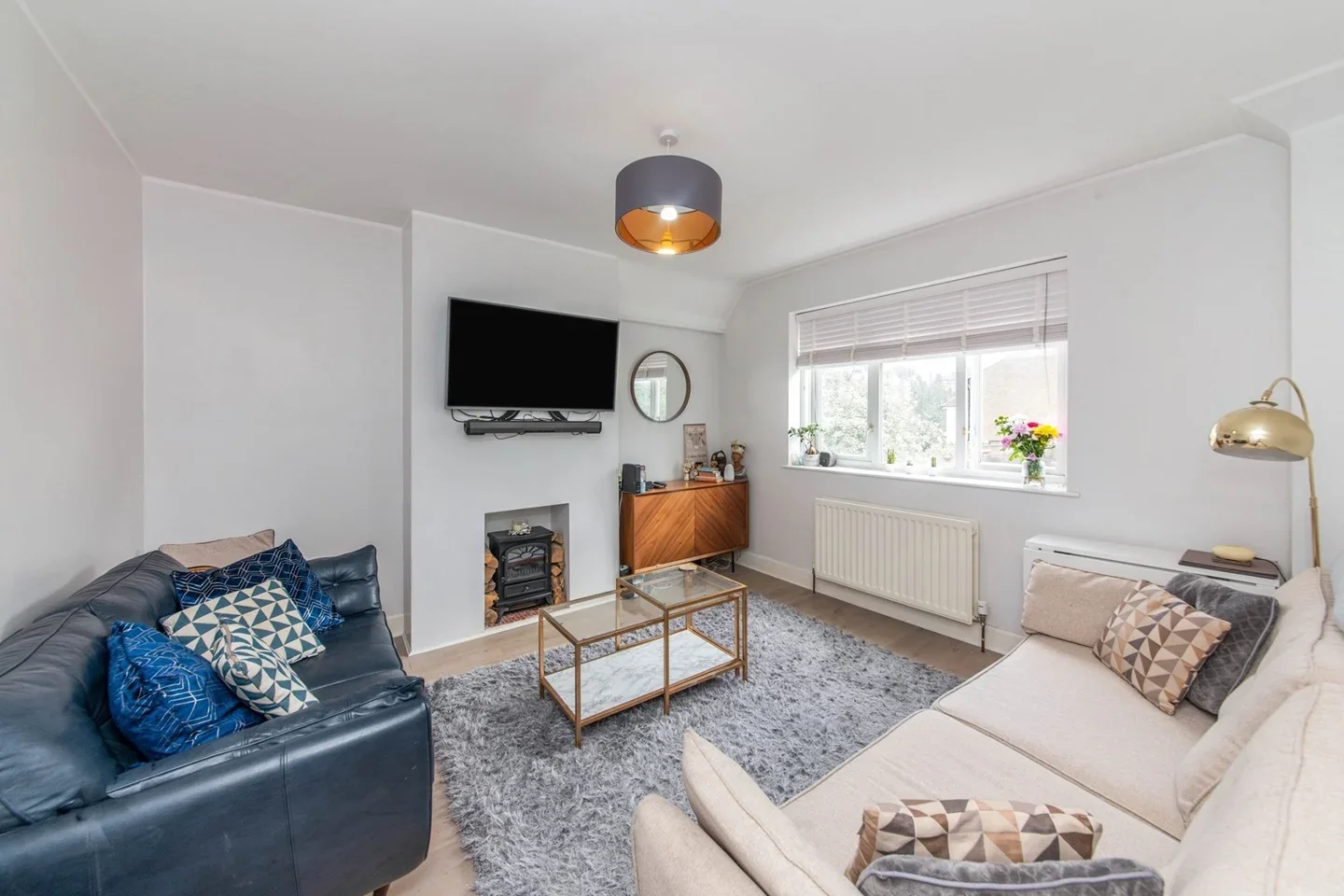 Flat Monmouth Road in Watford