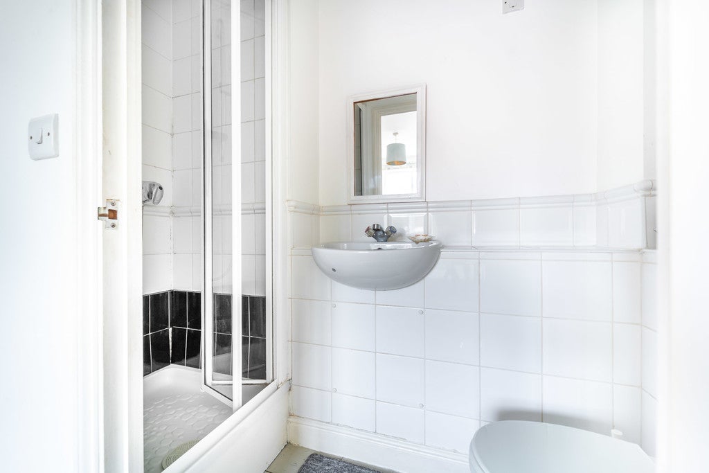 Flat Pickard Close in Greater London