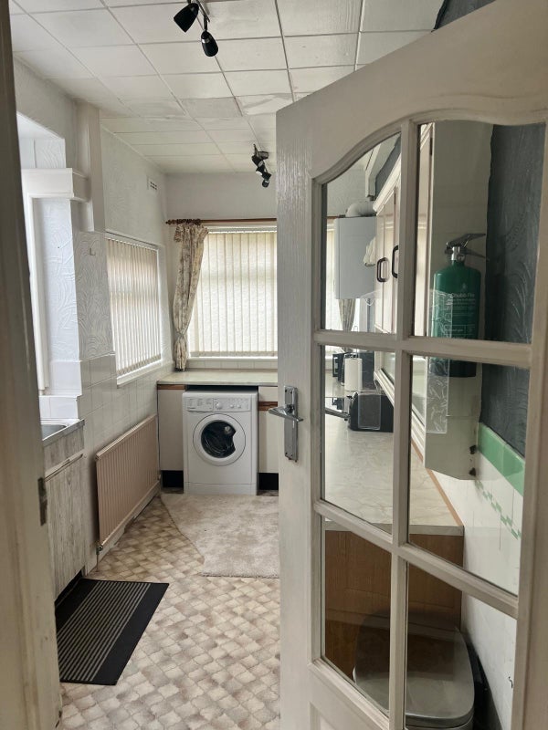 Room Royston Avenue in Tameside