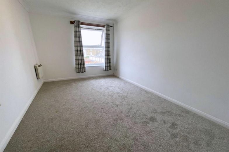 Flat Cunningham Drive in Eastbourne