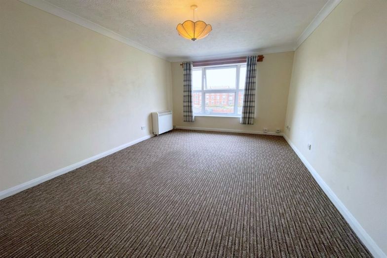 Flat Cunningham Drive in Eastbourne