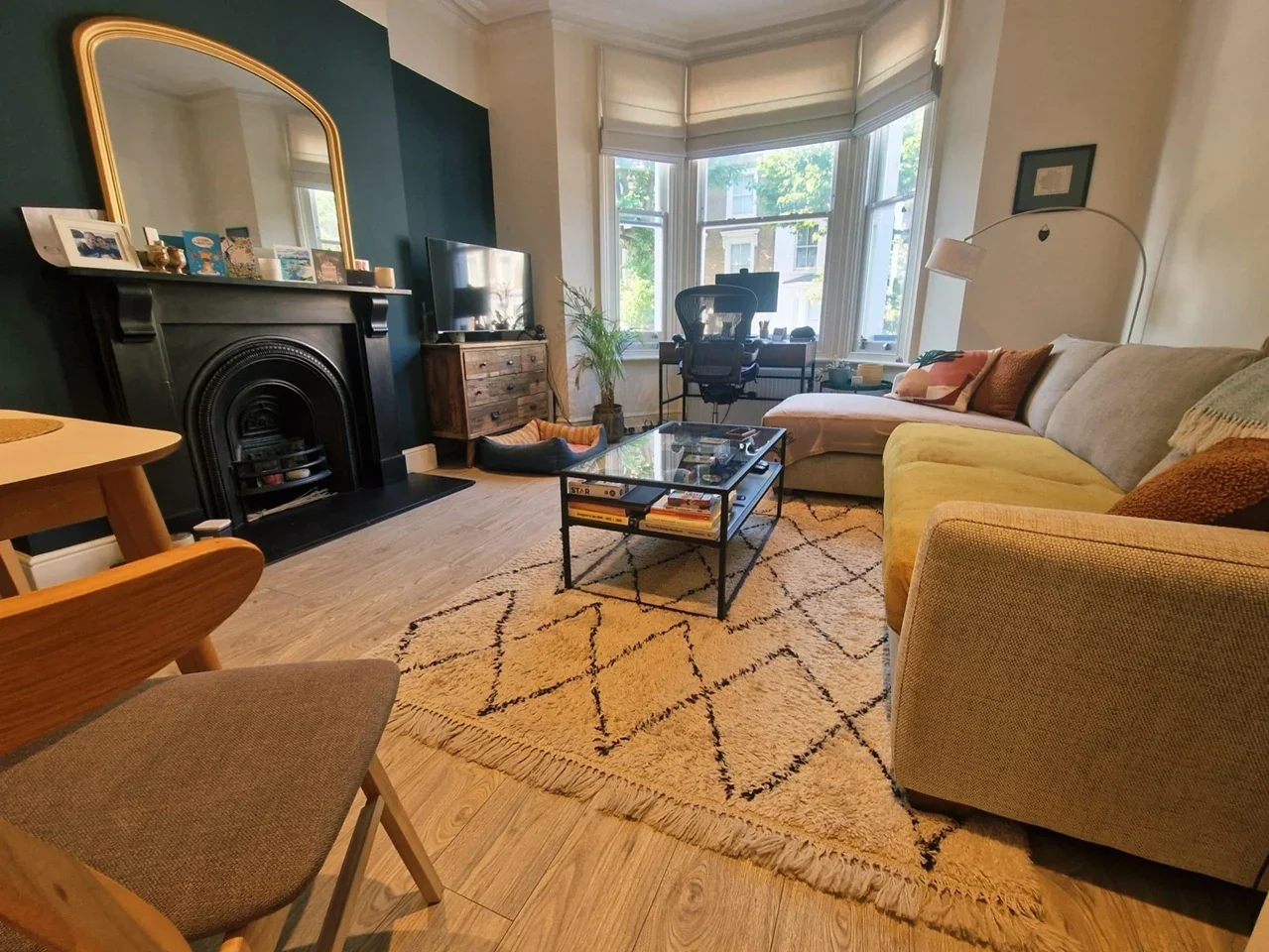 Flat Harwood Road in Greater London