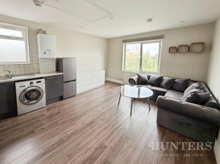 Flat Carshalton Road in Greater London