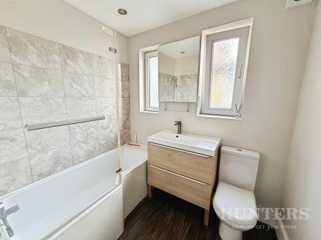 Flat Carshalton Road in Greater London