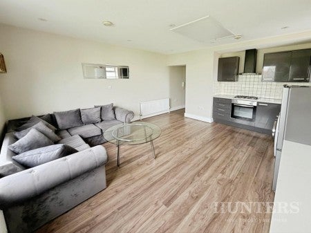 Flat Carshalton Road in Greater London
