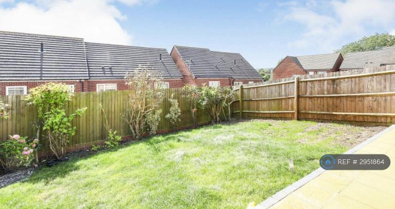 House Vickers Close in Newcastle-under-Lyme