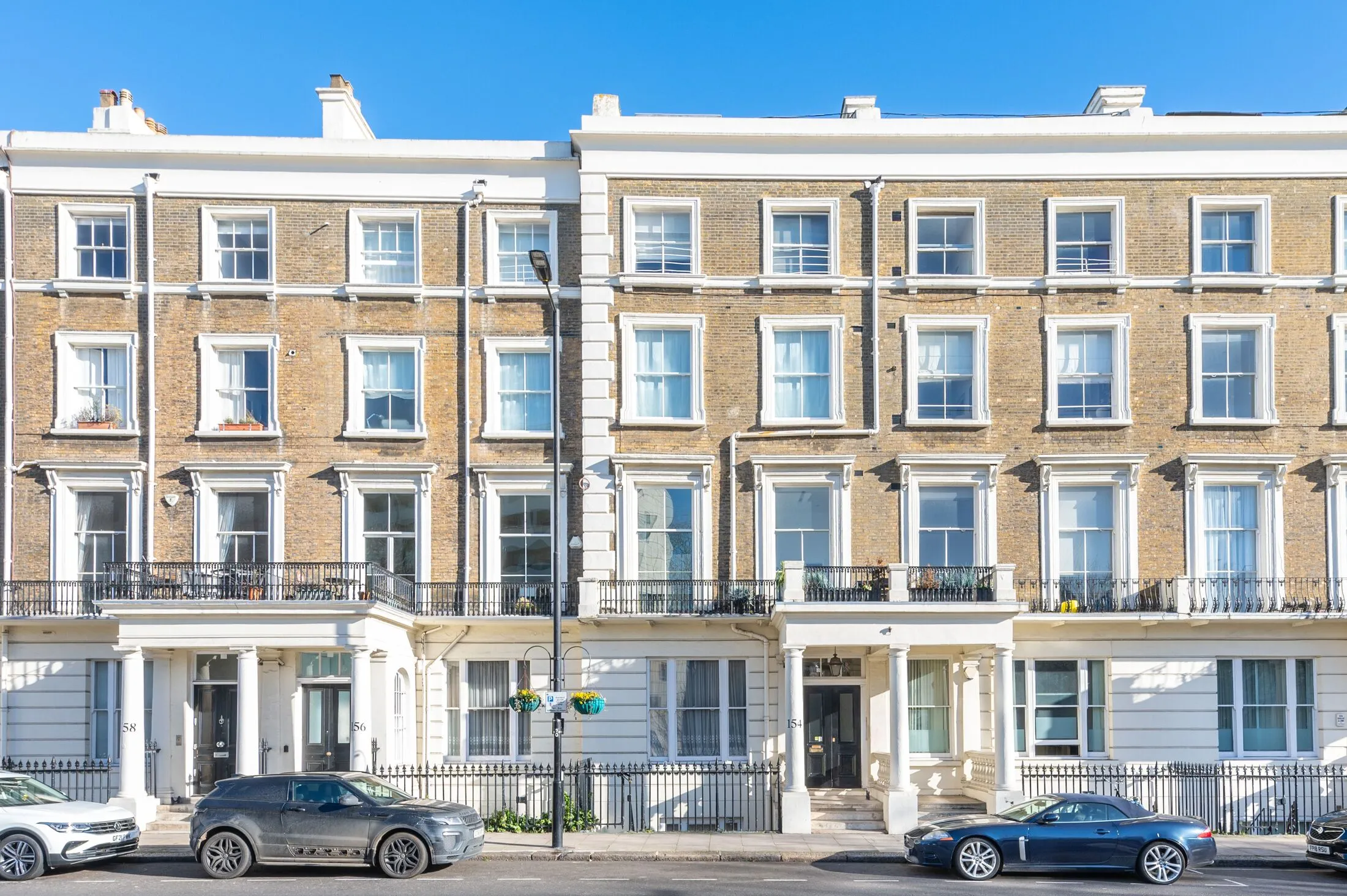 Flat Gloucester Terrace in City of Westminster