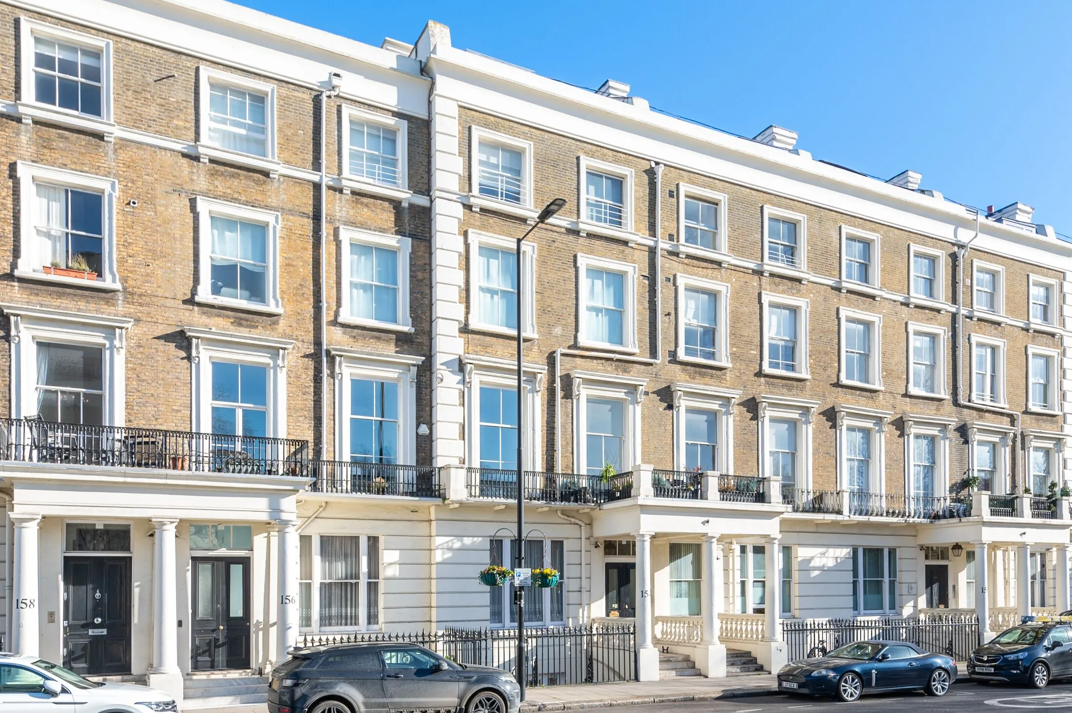 Flat Gloucester Terrace in City of Westminster