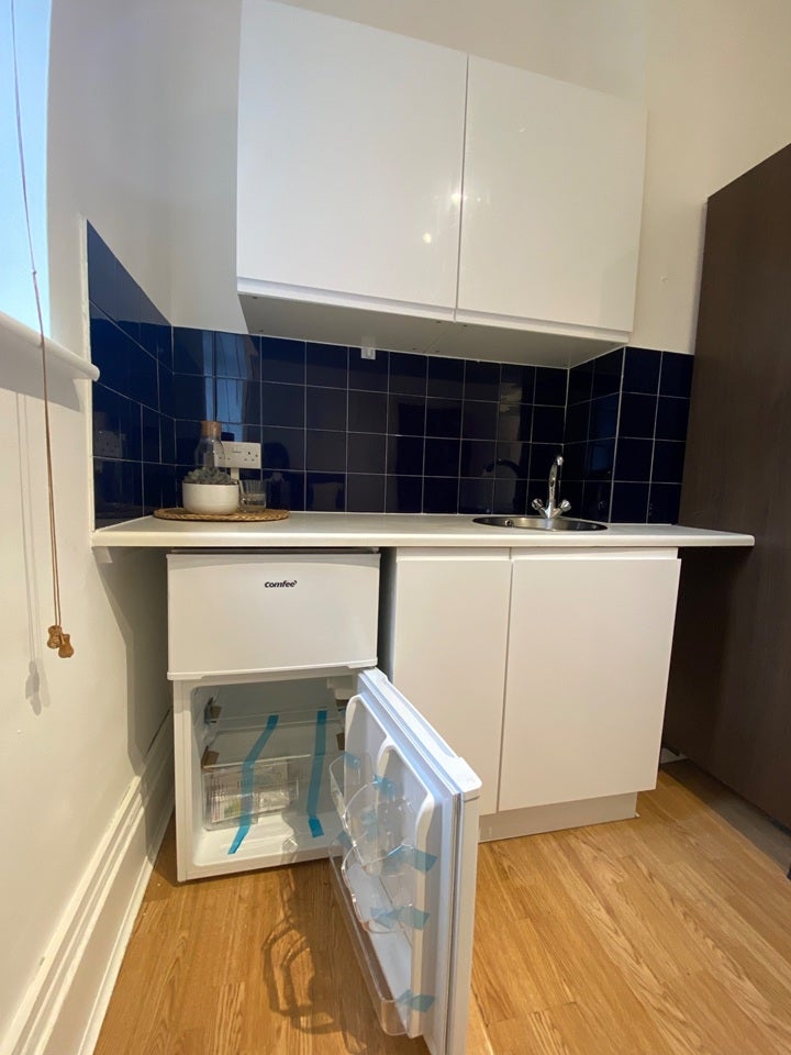 Room Black Path in Greater London