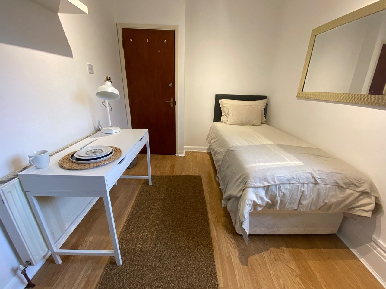 Room Black Path in Greater London