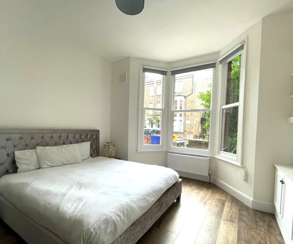 Flat Fermoy Road in City of Westminster