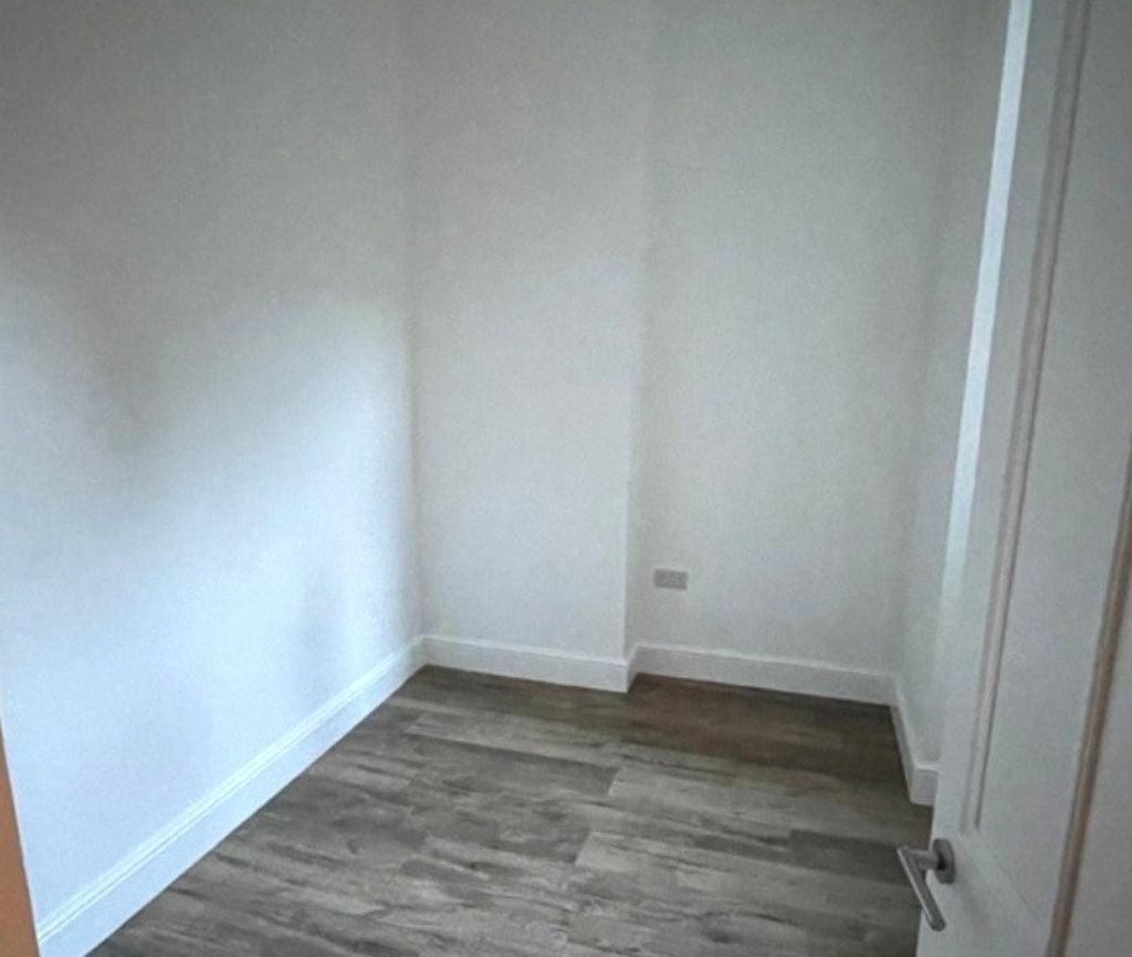 Flat Fermoy Road in City of Westminster