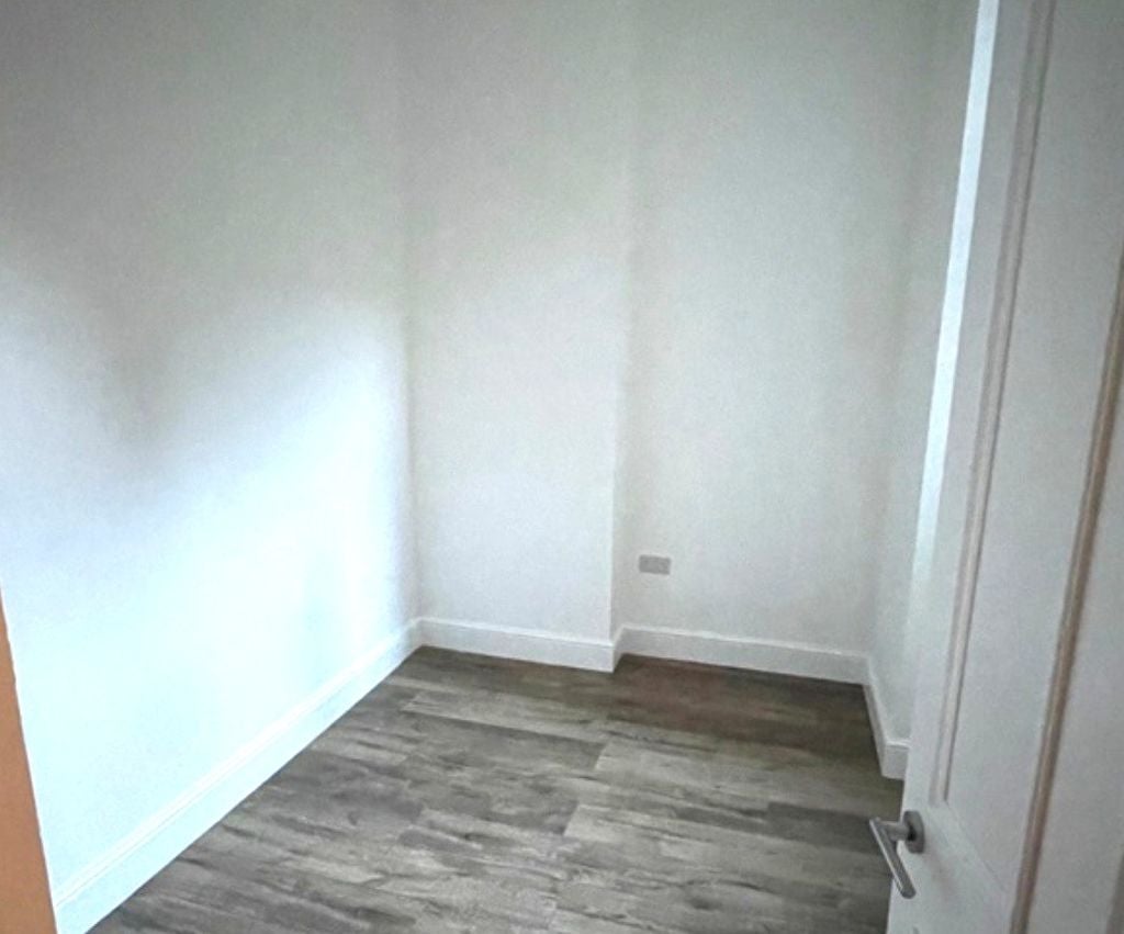 Flat Fermoy Road in City of Westminster