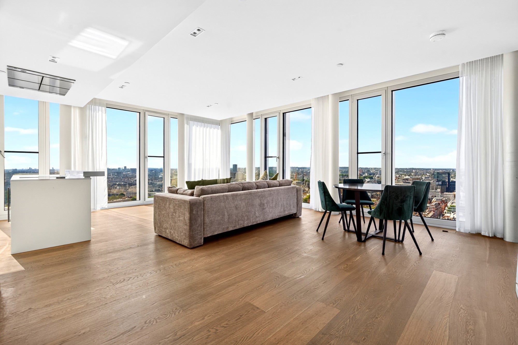 Flat Hatfields in Greater London