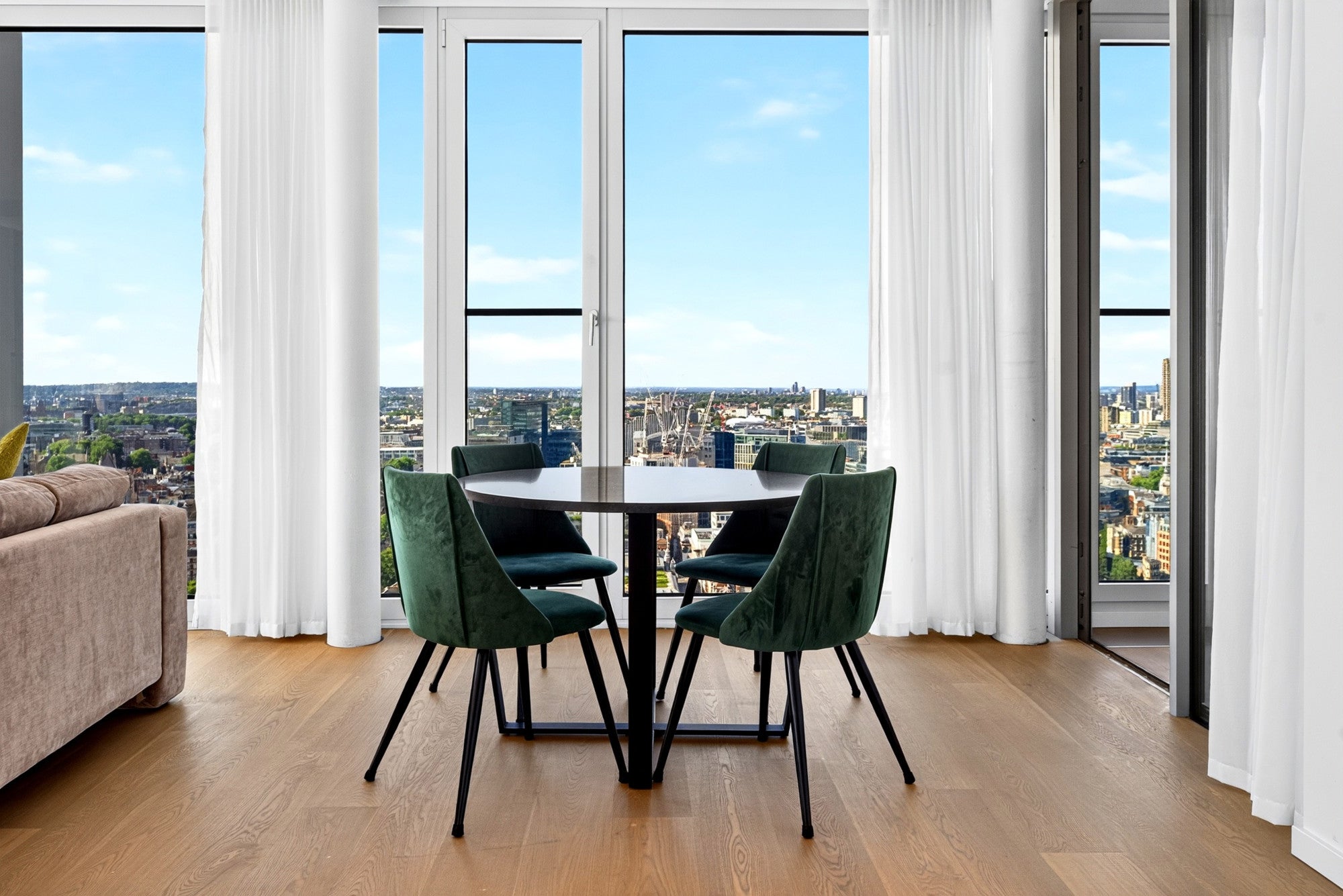 Flat Hatfields in Greater London