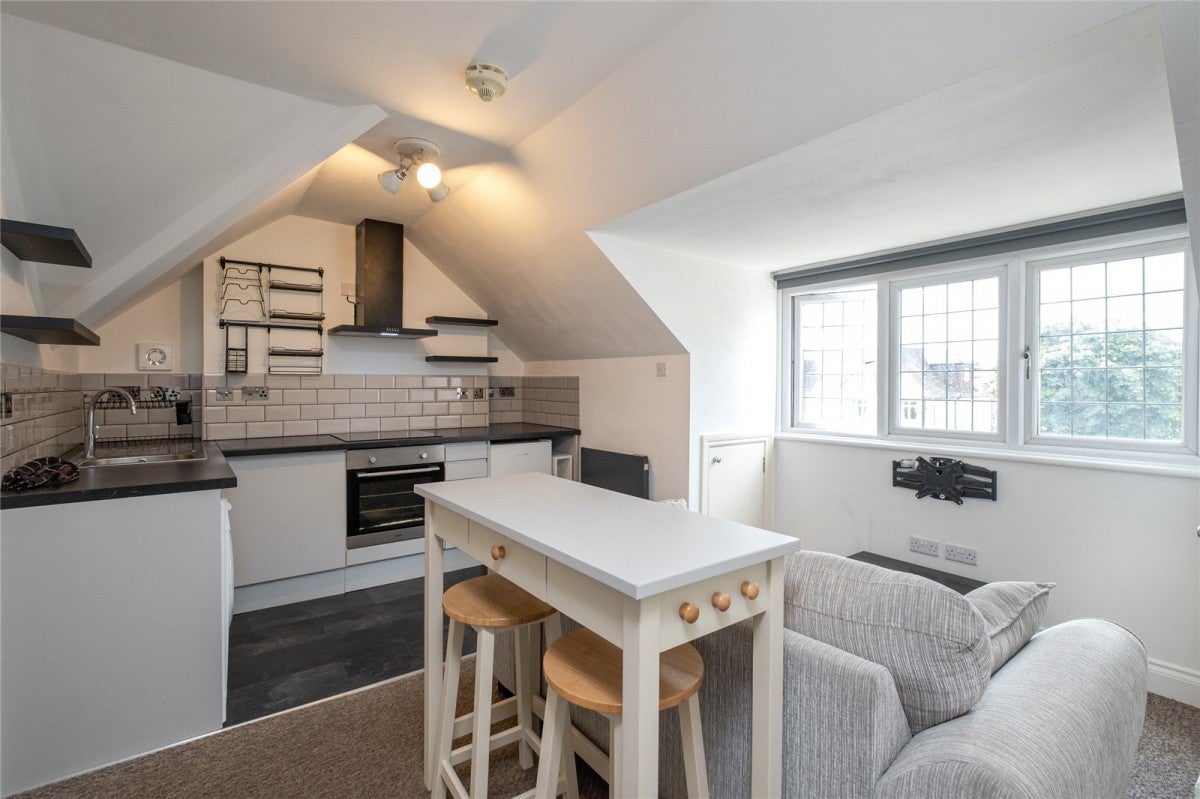 Flat Drewstead Road in Greater London