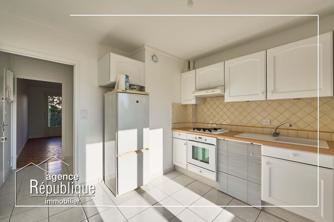 Flat Rue Thurot in Nuits-Saint-Georges