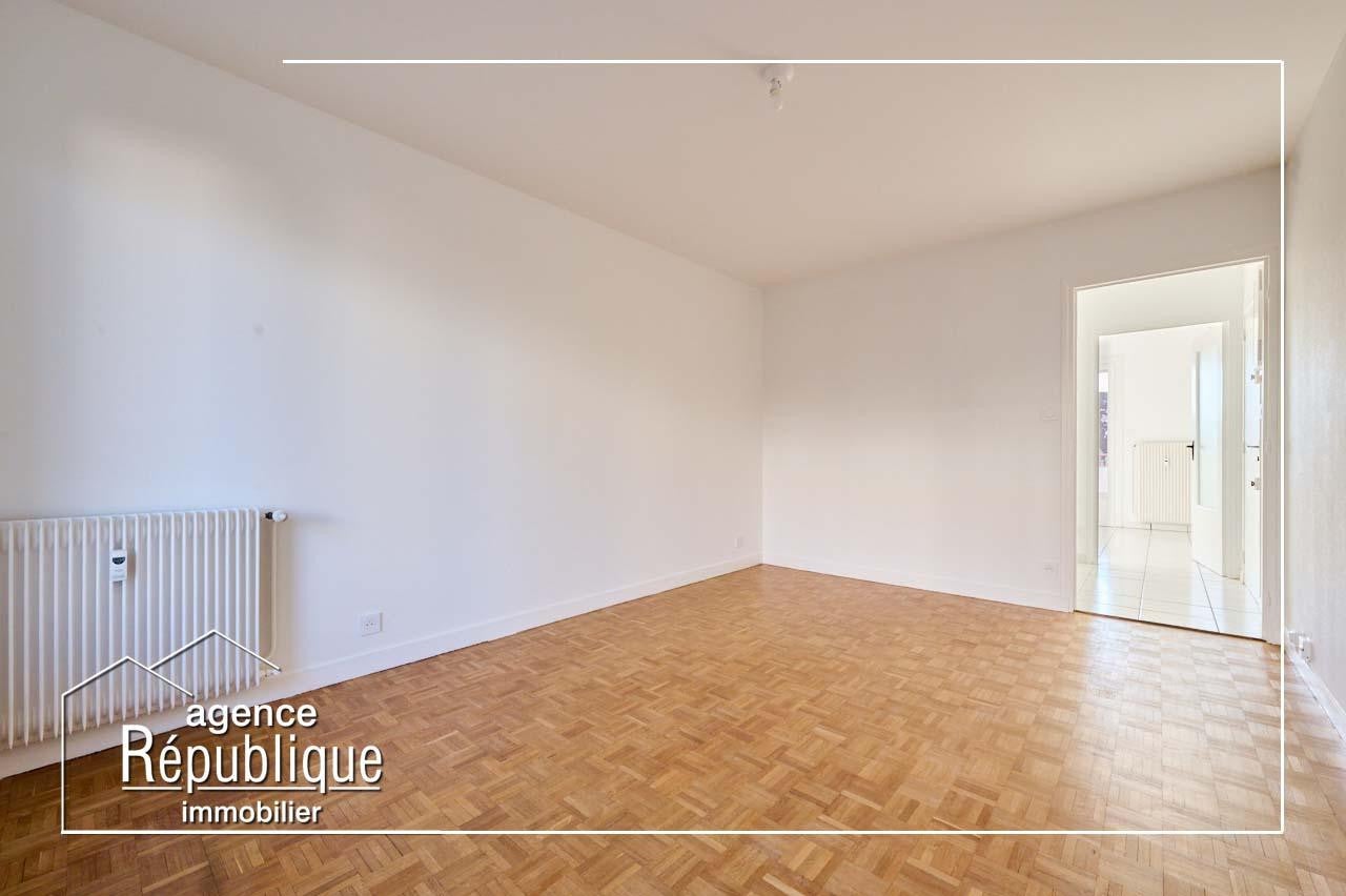 Flat Rue Thurot in Nuits-Saint-Georges