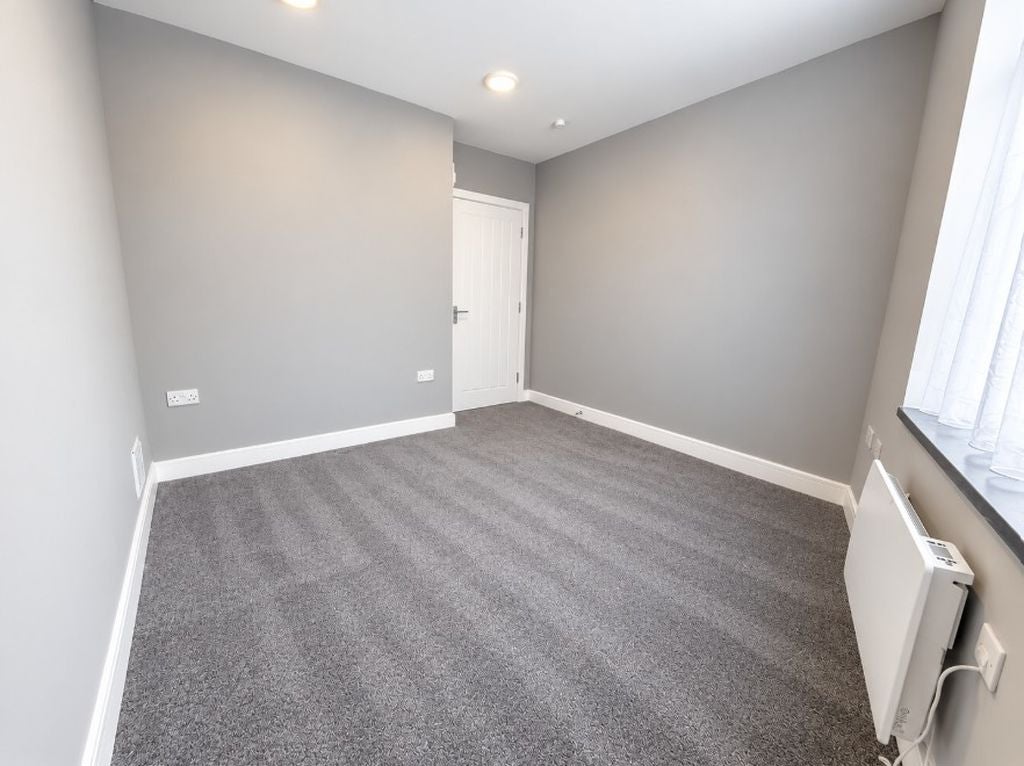Room Forton Road in Gosport