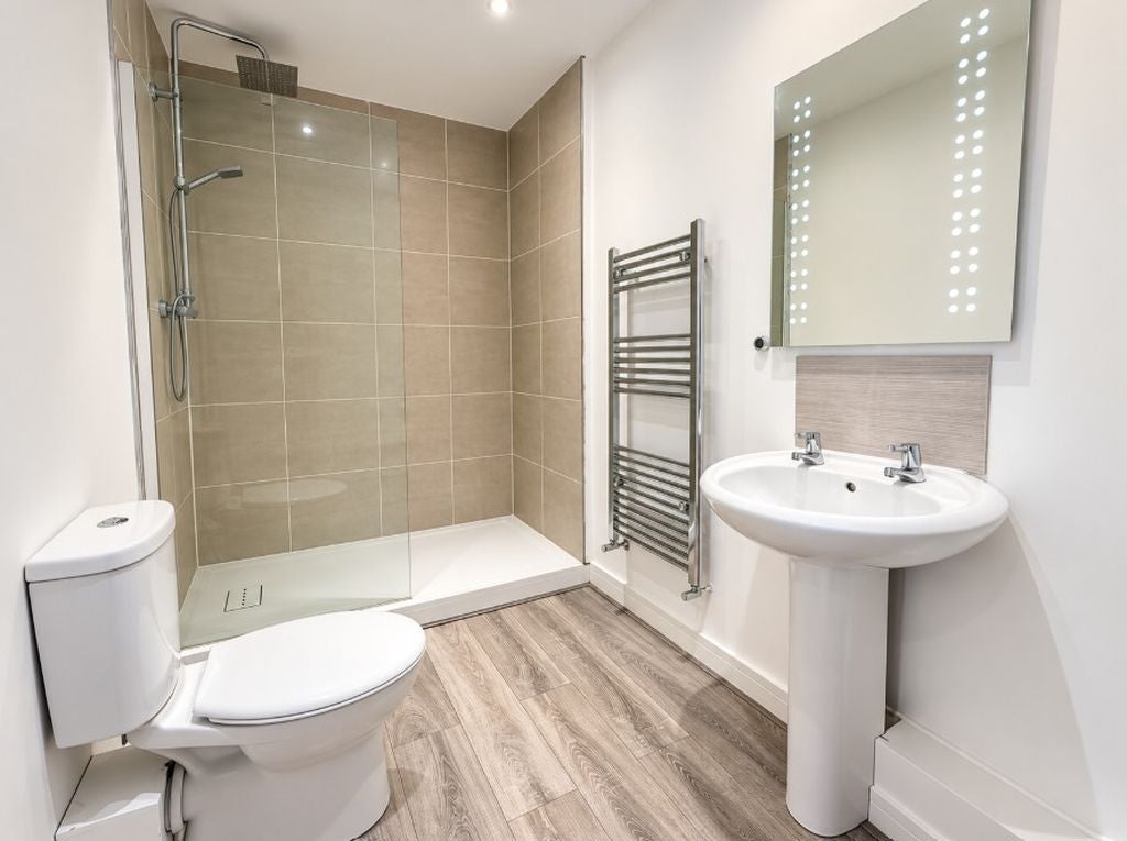 Room Forton Road in Gosport