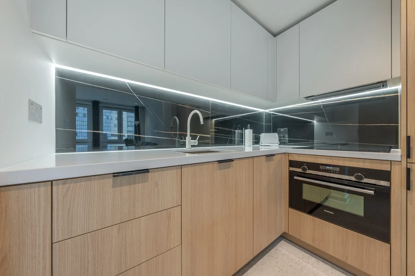 Flat Cendal Crescent in Greater London