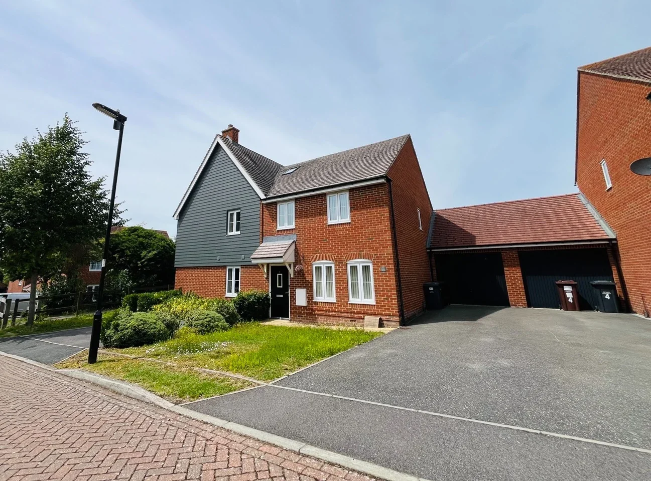 House Picket Road in Test Valley