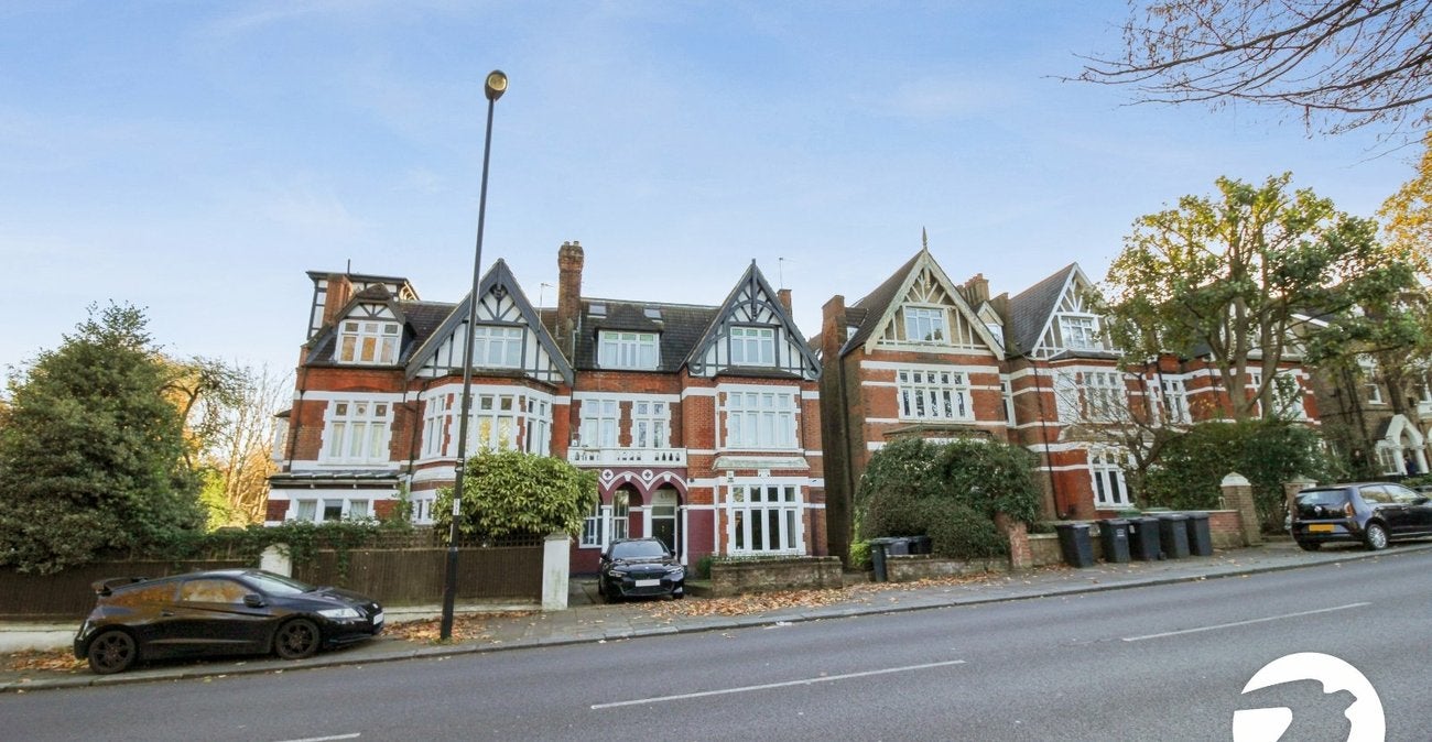 Flat Westwood Hill in Greater London