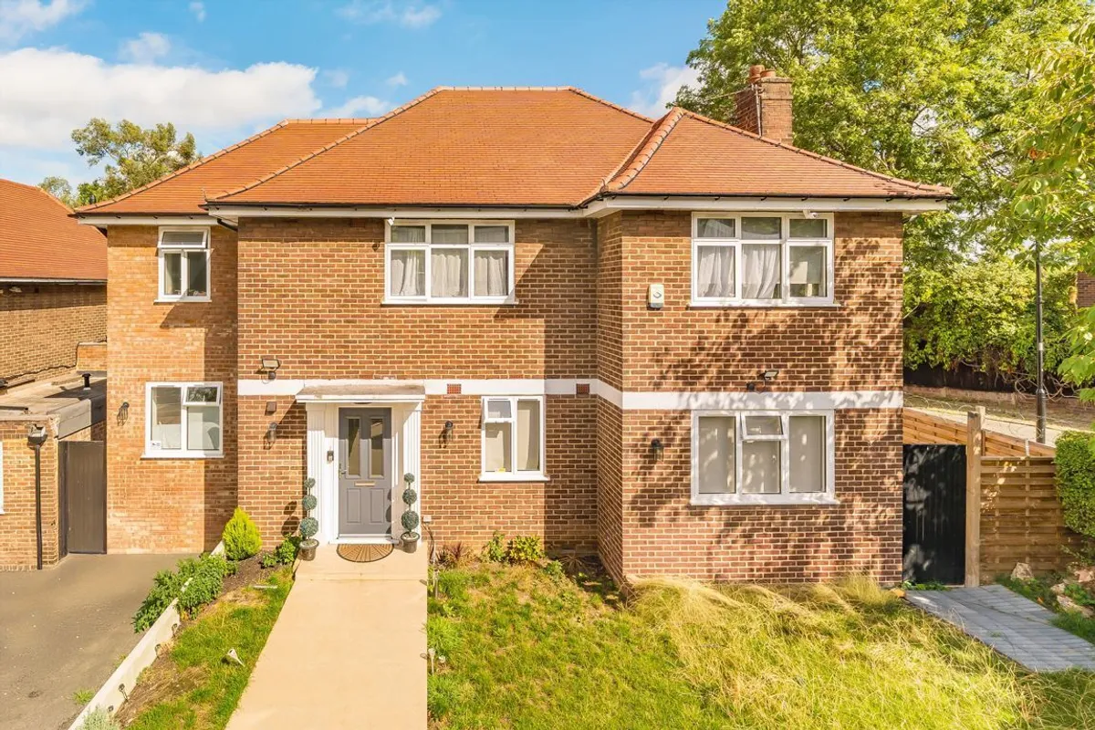 House The Ridings in Greater London