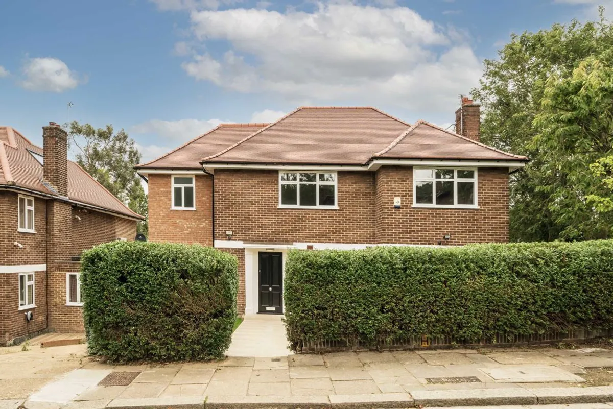 House The Ridings in Greater London