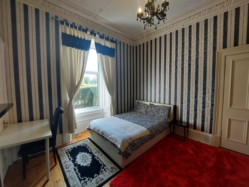 Room Marchhall Crescent in City of Edinburgh