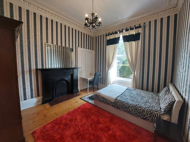 Room Marchhall Crescent in City of Edinburgh