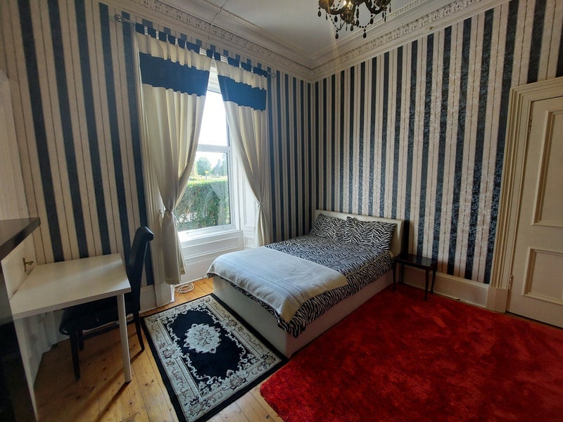 Room Marchhall Crescent in City of Edinburgh