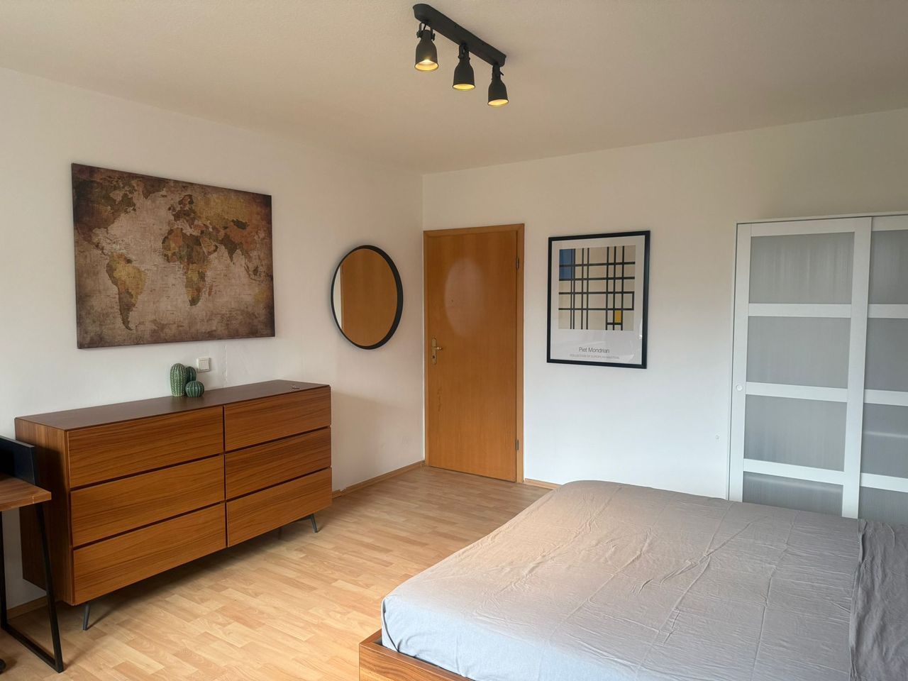 Zimmer Aachener Straße in Düsseldorf