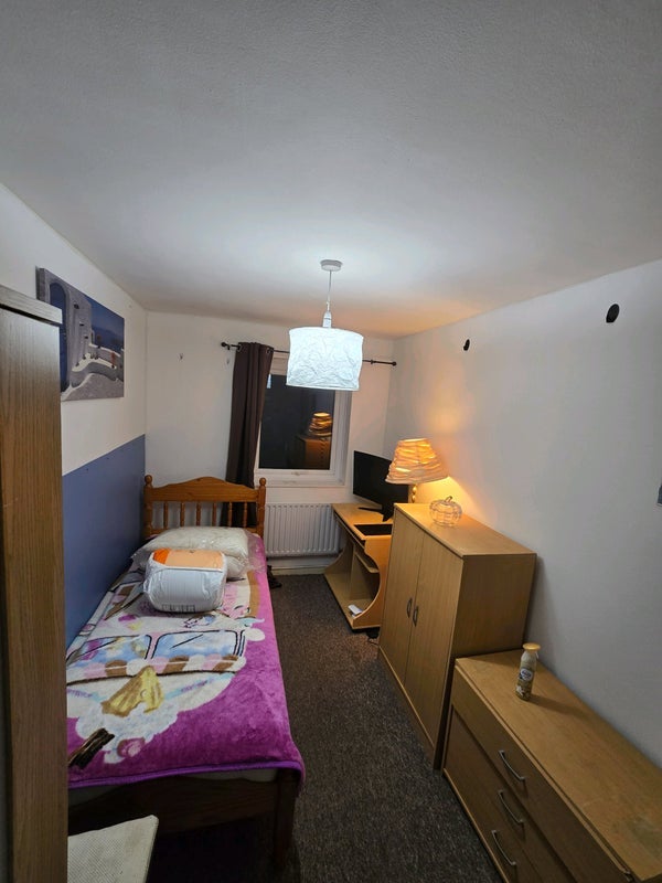 Room Hassell Drive in Bristol