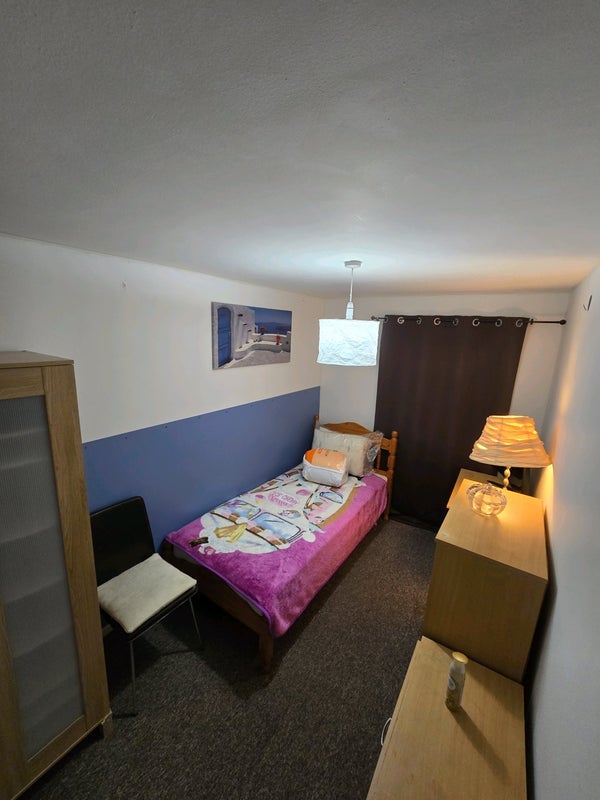 Room Hassell Drive in Bristol