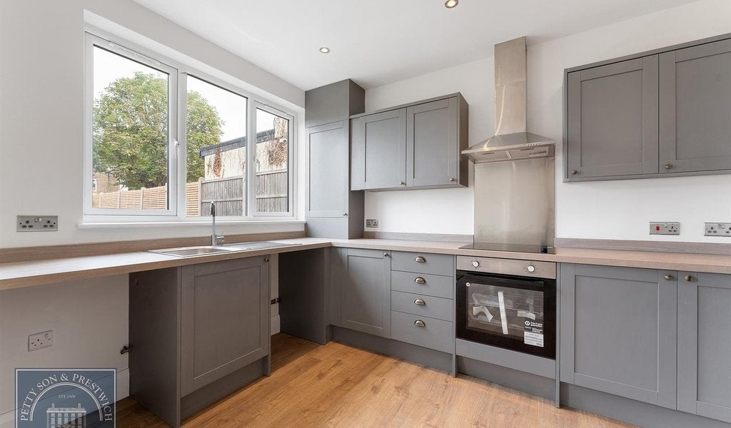 House Devon Close in Epping Forest
