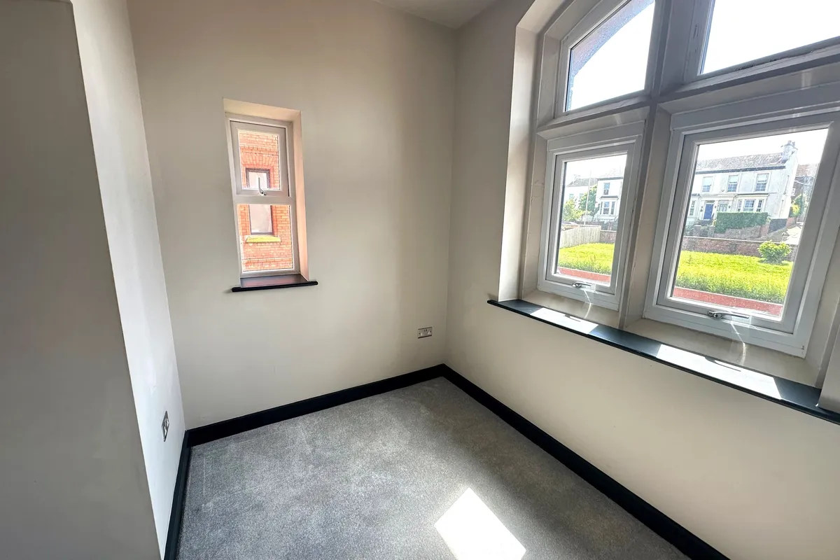 Flat Blenheim Road in Wallasey