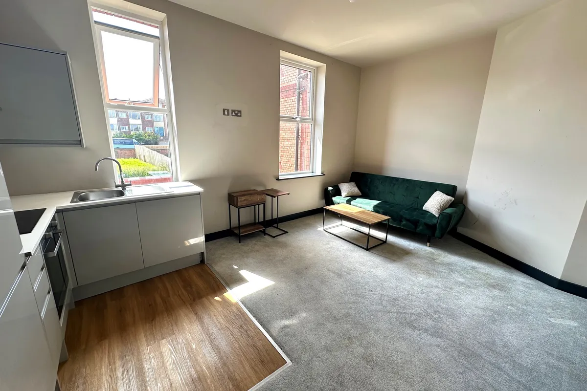 Flat Blenheim Road in Wallasey