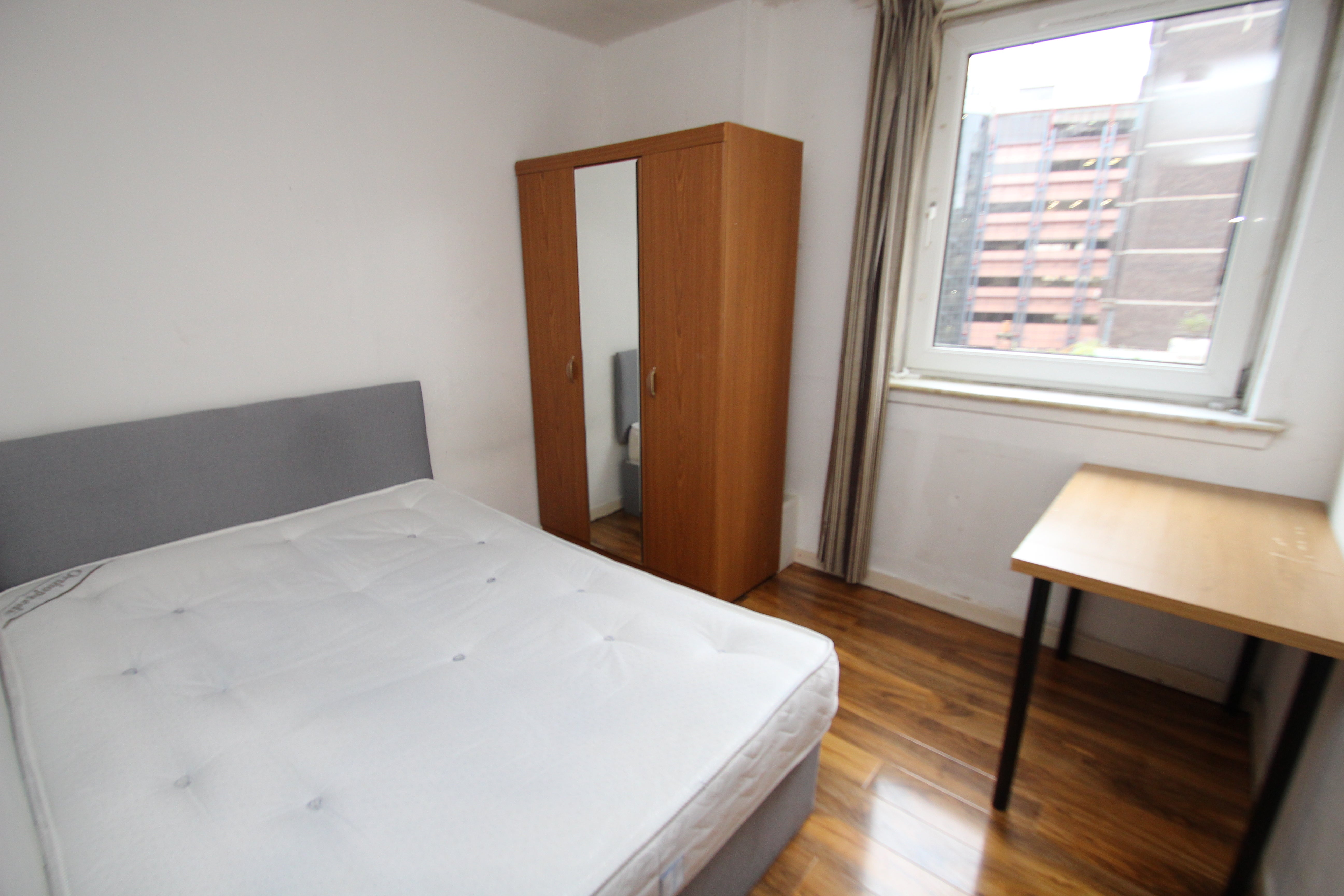 Flat Sauchiehall Street in Glasgow